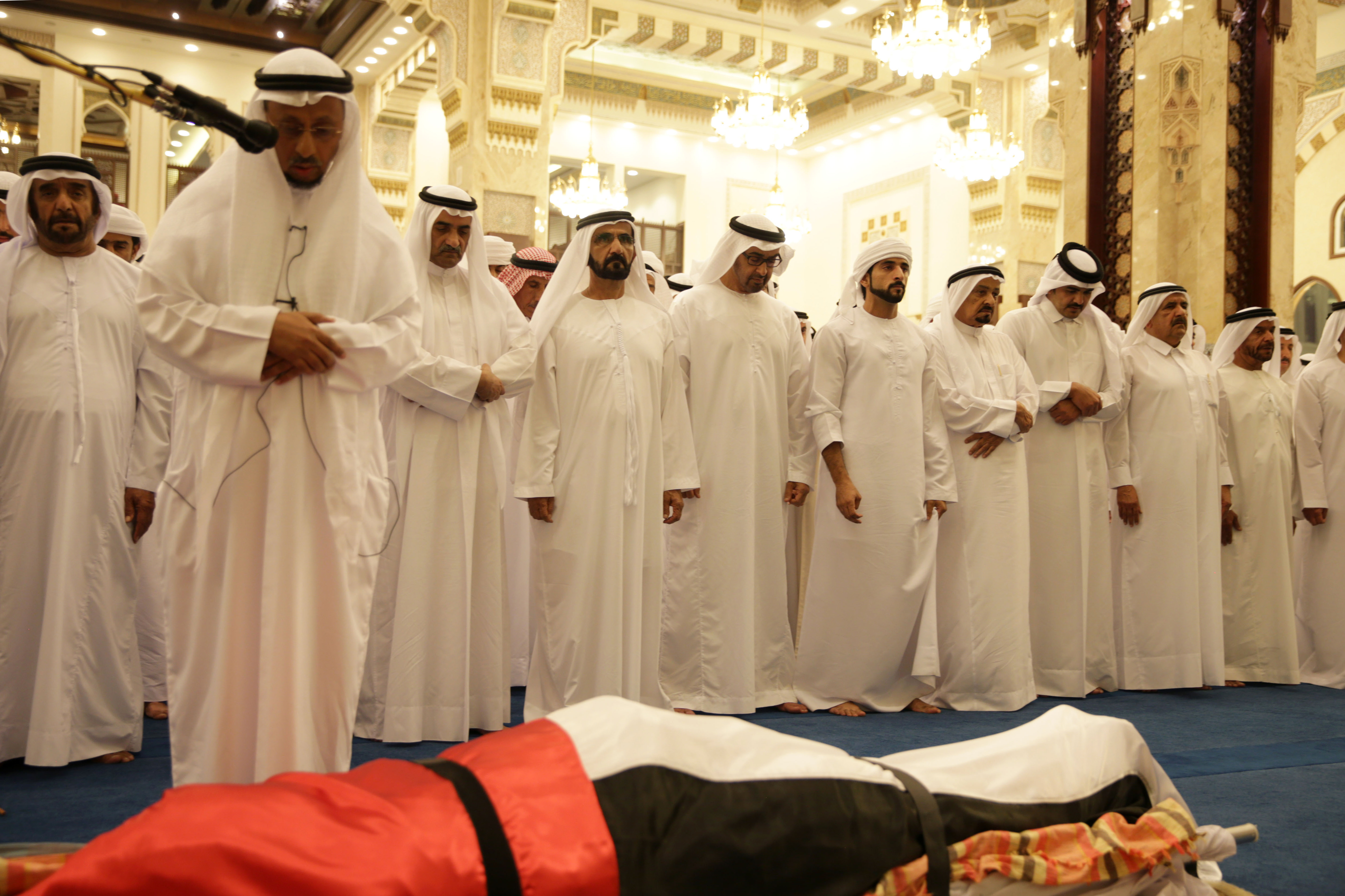 Развлечение шейхов. Похороны шейха Дубая Аль Мактум.