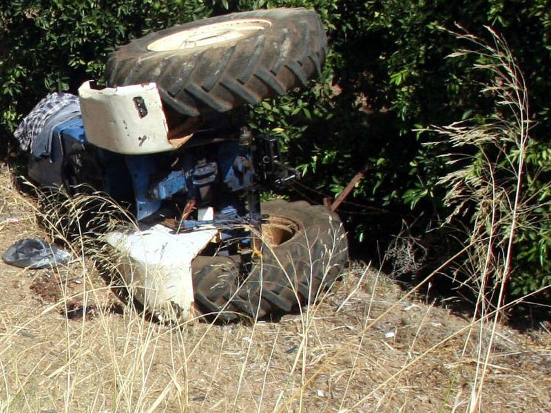 Ηράκλειο: Άνδρας καταπλακώθηκε από τρακτέρ