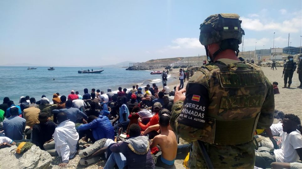 Ισπανία: Ο Σάντσεθ απέλασε 2.700 μετανάστες σε μια μέρα spain ceuta