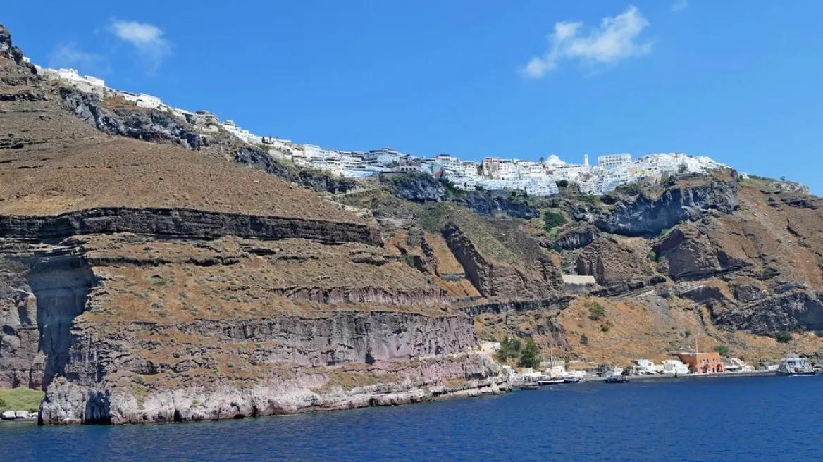 Συνεχείς οι μετρήσεις των επιστημόνων στο υποθαλάσσιο ηφαίστειο του  Κολούμπο στη Σαντορίνη