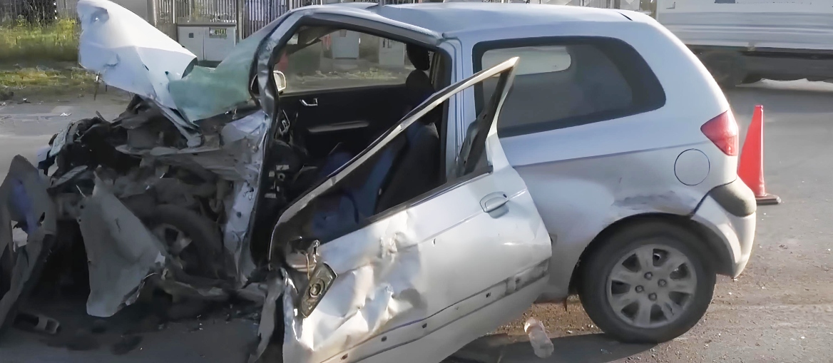 Σοβαρό τροχαίο στη Θεσσαλονίκη: Φορτηγό συγκρούστηκε με ΙΧ, απεγκλωβίστηκε τραυματισμένη μία γυναίκα